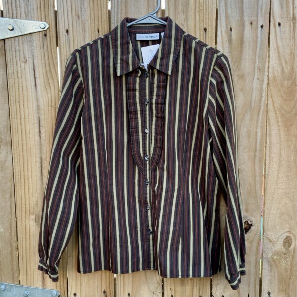 Sag Harbor Women’s Ruffle Button Up- Size L